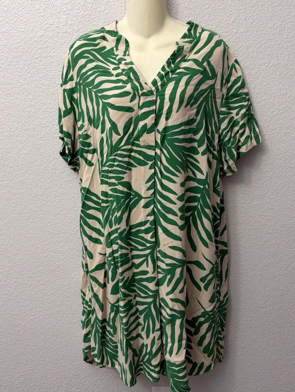 H&M Women's V-neck Tunic Dress Green Leaf Fern Print Short Sleeve
